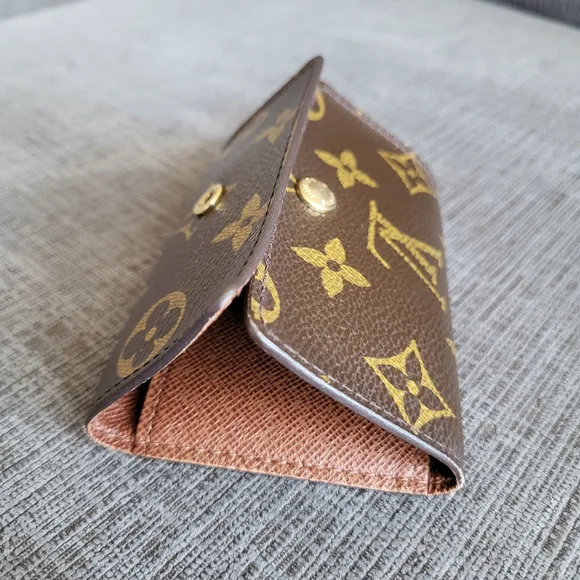 Louis Vuitton 6-Ring Key Holder - Picture 12 of 14